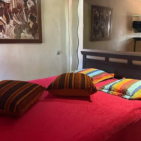 Villa Climatisée 35m² Avec Terrasse, Capacité 2-4 Pers., Parking - Fr-1-867-5