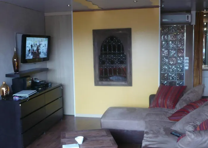 Villa Villa climatisée 35m² avec terrasse, Capacité 2-4 pers., Parking - FR-1-867-5